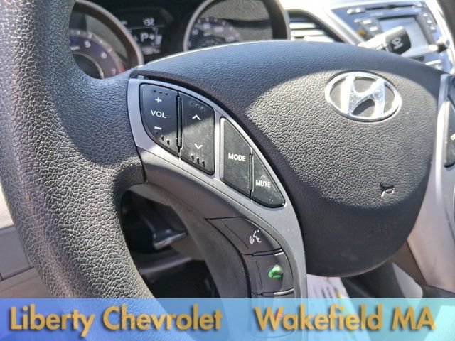 Used 2016  Hyundai SE image 25
