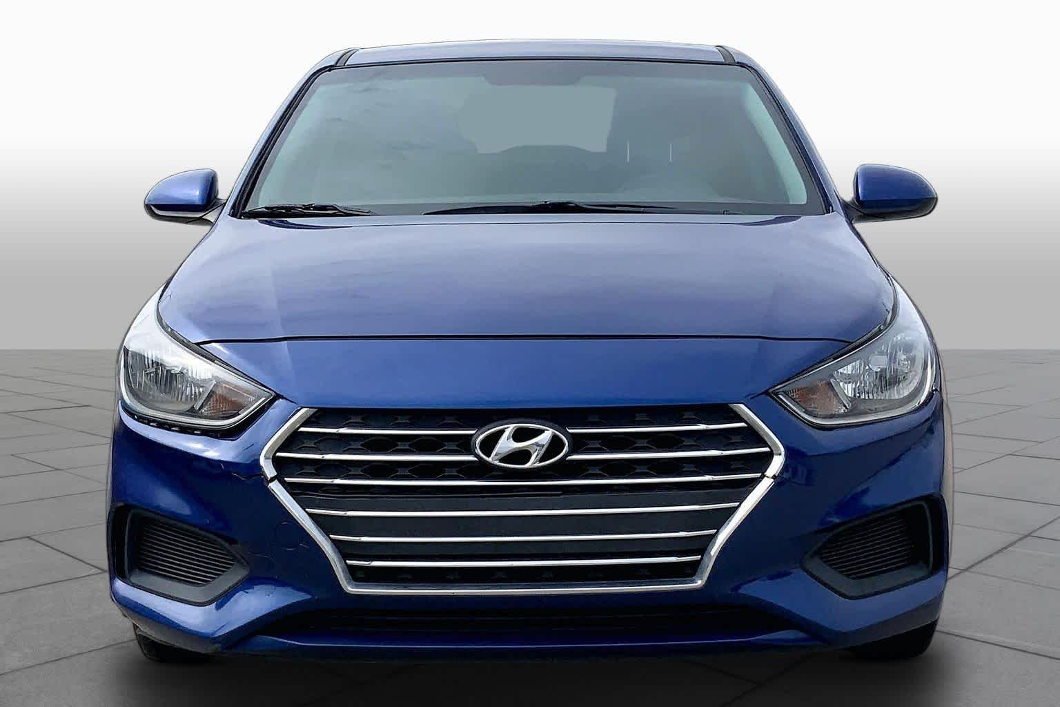 Used 2022 Admiral Blue Hyundai SE image 4