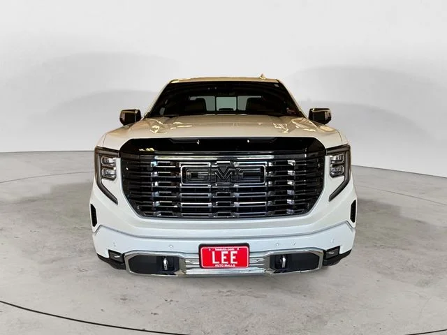 Used 2025 White GMC Denali Ultimate image 9