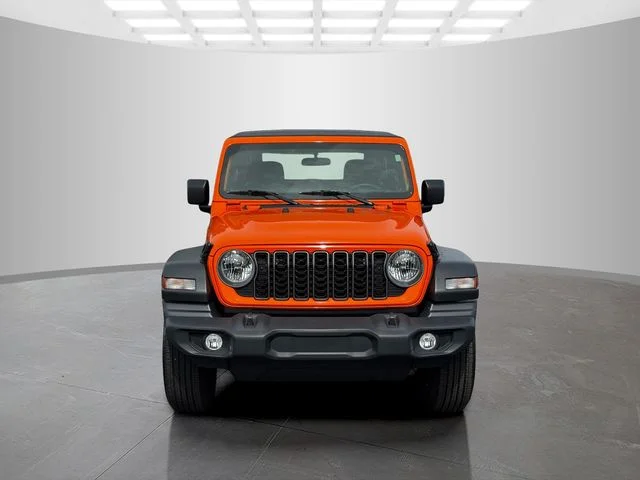 Certified Used 2025  Jeep Sport image 2