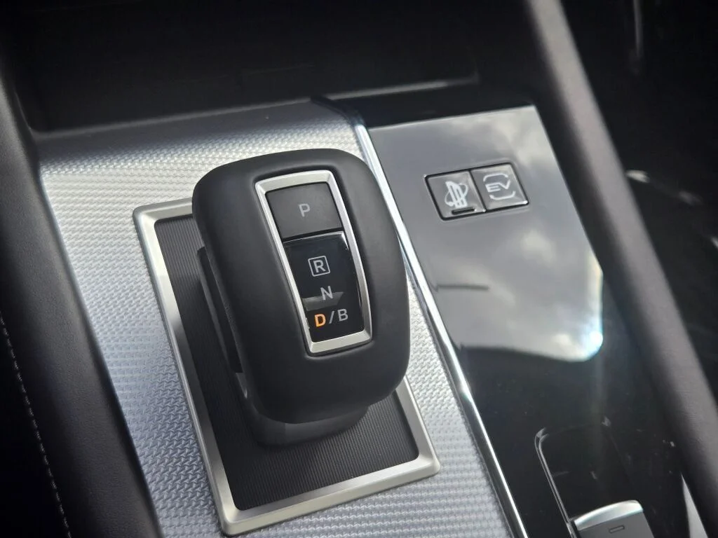 2025 Mitsubishi Outlander Plug-in Hybrid SEL - Photo 26
