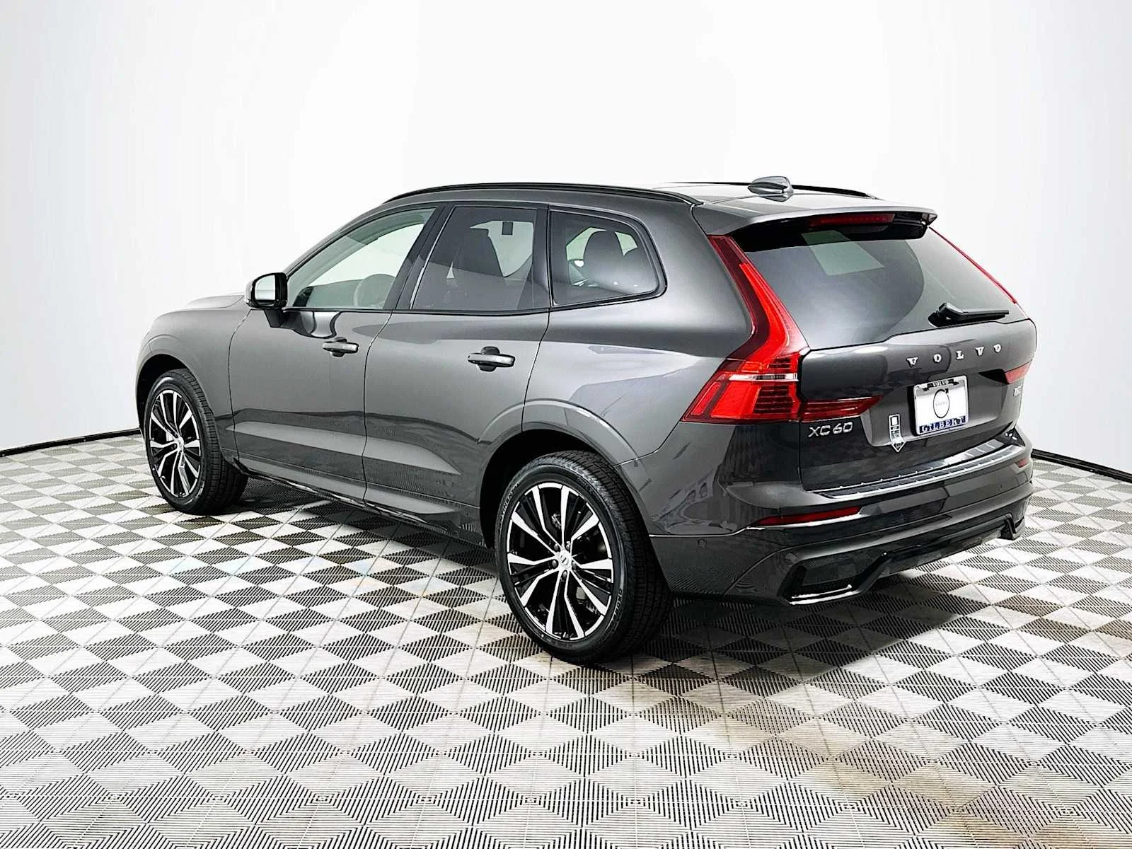 Certified Used 2025 Platinum Grey Volvo Plus image 4