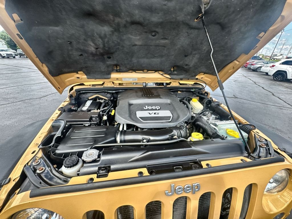 Used 2014 Beige Jeep Unlimited Rubicon image 20