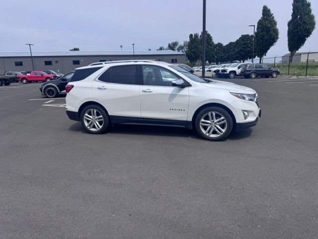 Used 2019 Iridescent Pearl Tricoat Chevrolet Premier image 4