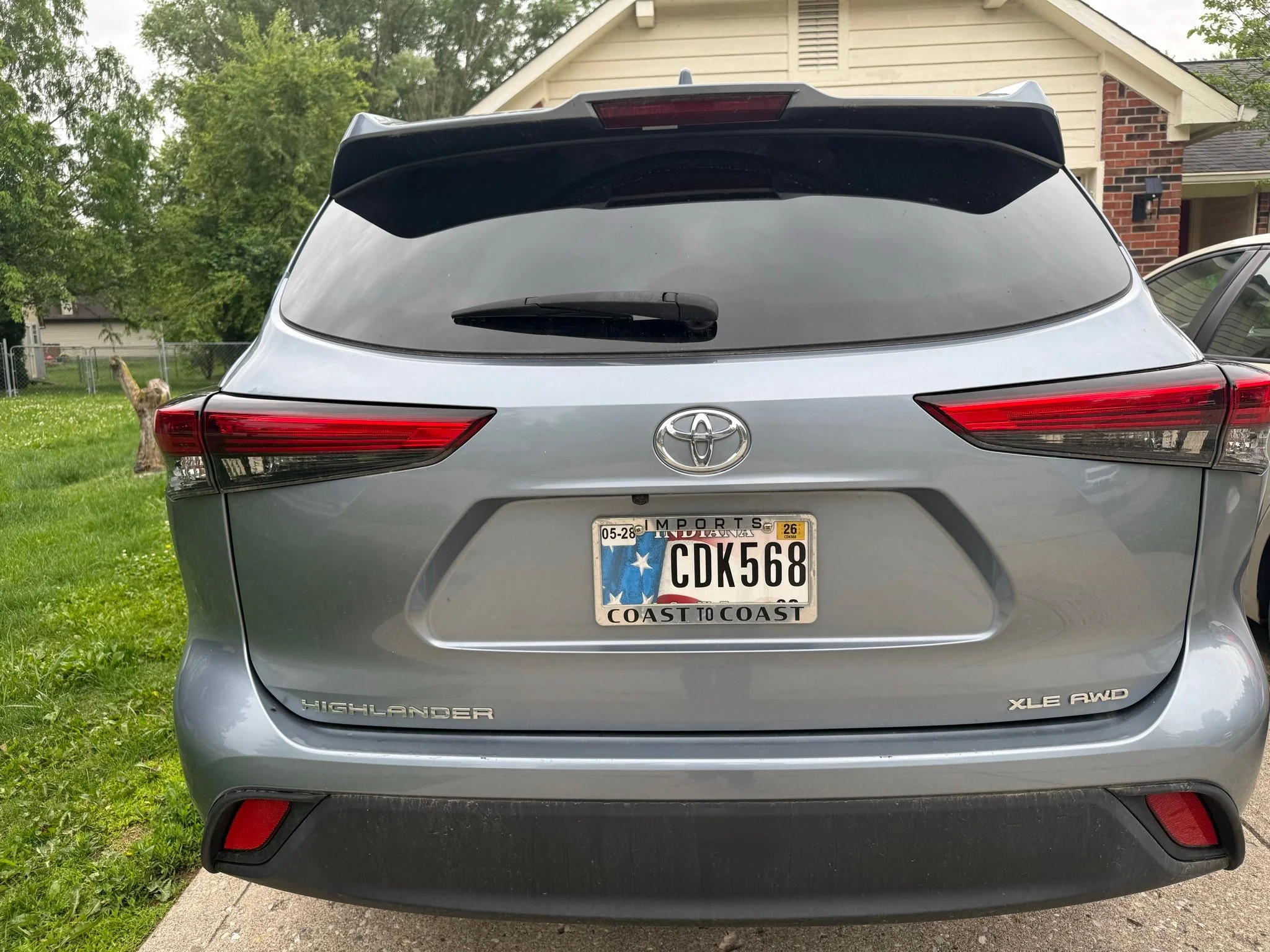 Used 2021 Silver Toyota XLE image 11