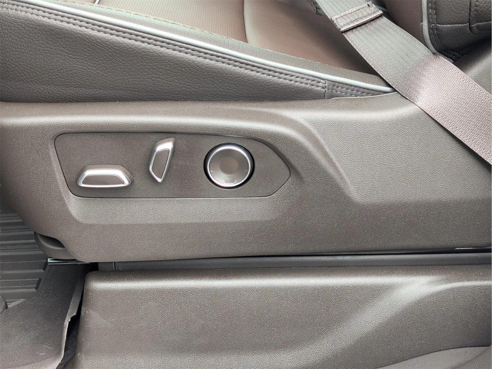 New 2026 Glacier White Tricoat GMC Denali image 28