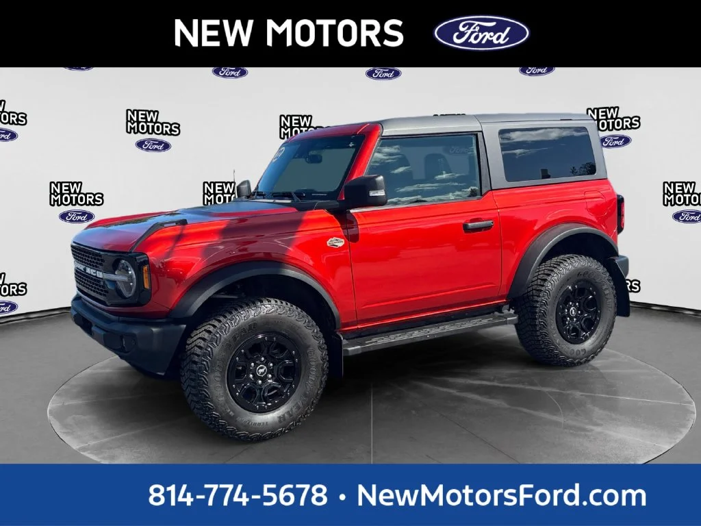 Used 2022 Chili Pepper Red Ford Wildtrak image 1