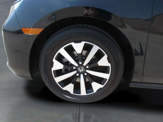 Certified Used 2025 Modern Steel Metallic Honda EX-L image 4