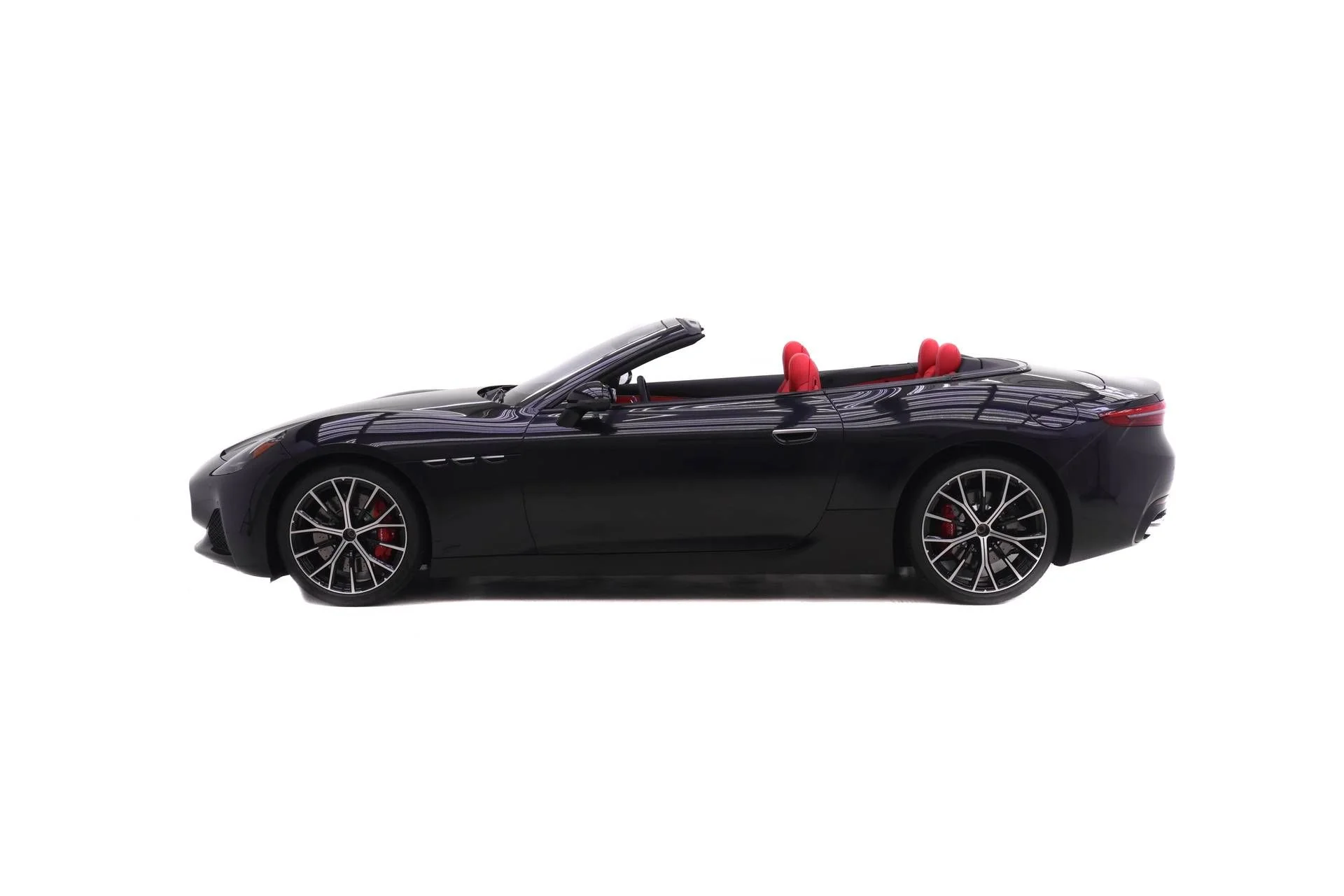New 2026  Maserati Base image 3
