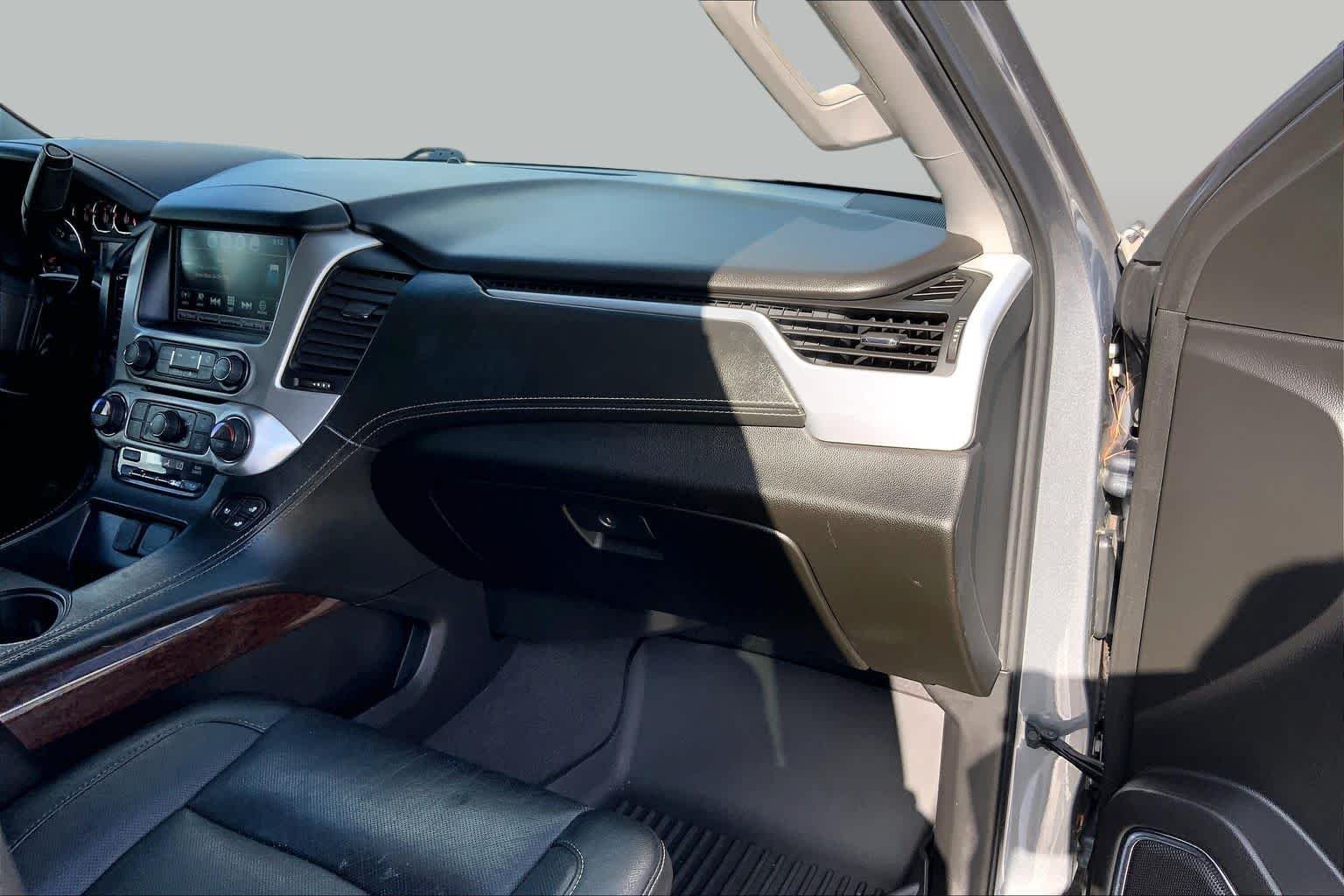 Used 2019 Satin Steel Metallic GMC SLT image 19