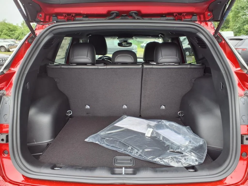 2025 Jeep Compass Limited - Photo 8