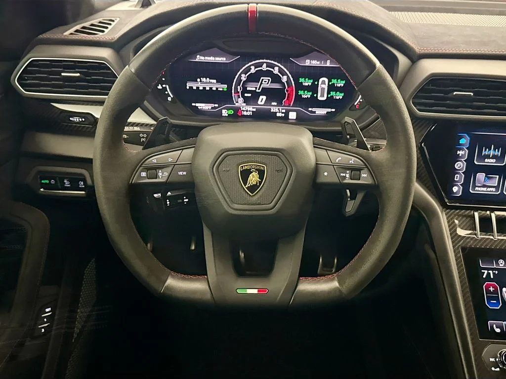 Used 2023 Rosso Mars Metallic Lamborghini Performante image 11