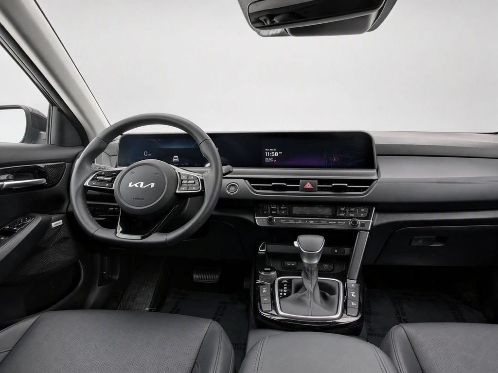 Used 2024 Fusion Black Kia SX image 31