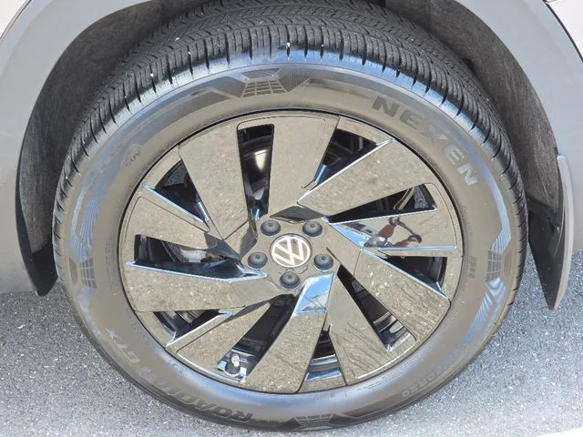 2024 Volkswagen Atlas SE w/Tech - Photo 15