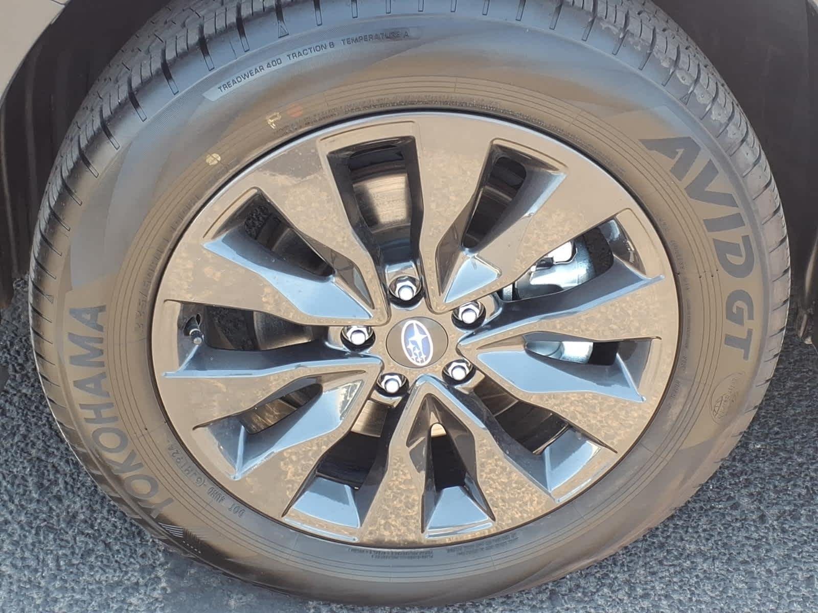 Used 2025 Ice Silver Metallic Subaru Onyx Edition image 12