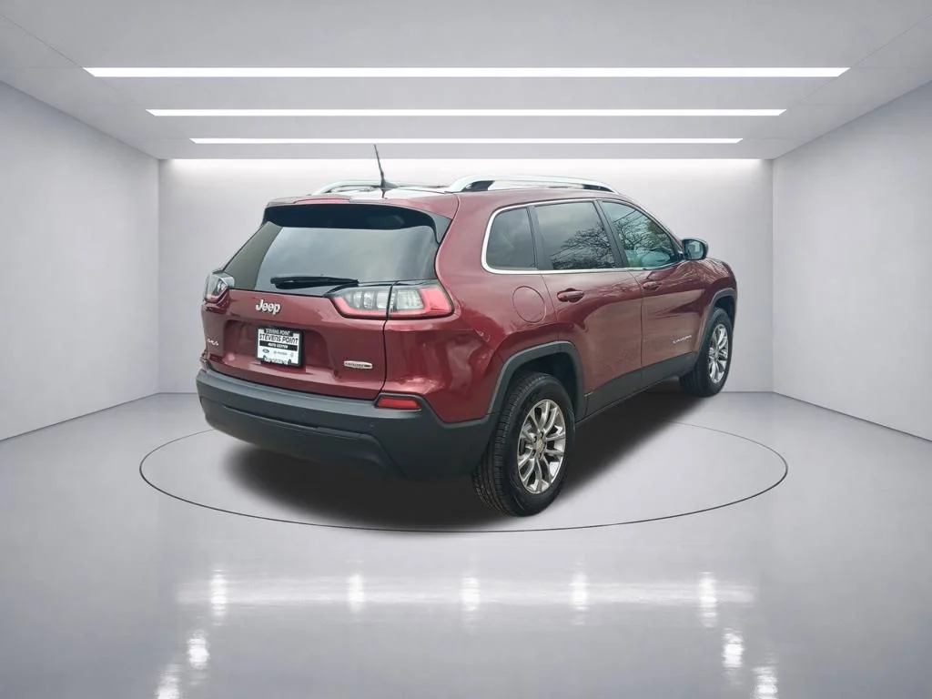 Used 2019 Velvet Red Pearlcoat Jeep Latitude Plus image 7