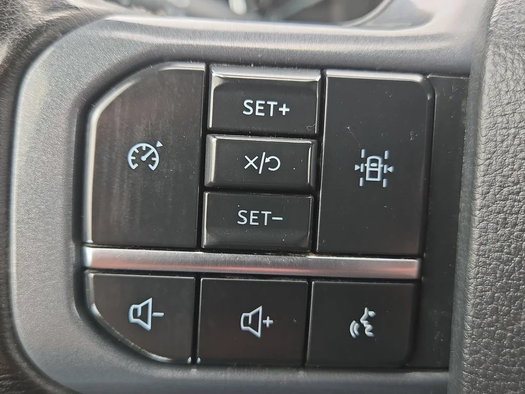 Used 2023 Black Ford XLT image 45