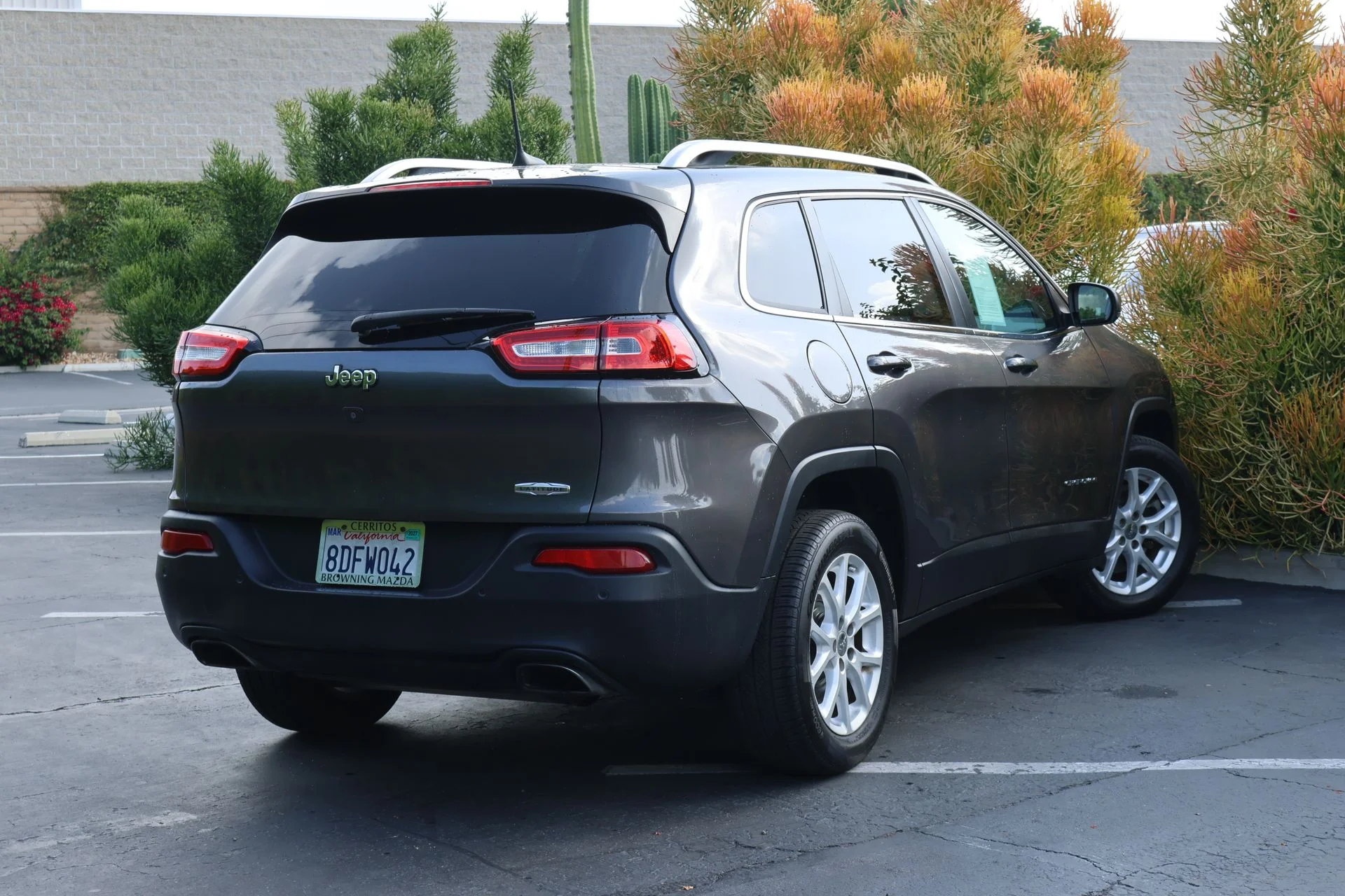 Used 2018 Jeep Cherokee Latitude Plus with VIN 1C4PJLLX8JD605755 for sale in Cerritos, CA