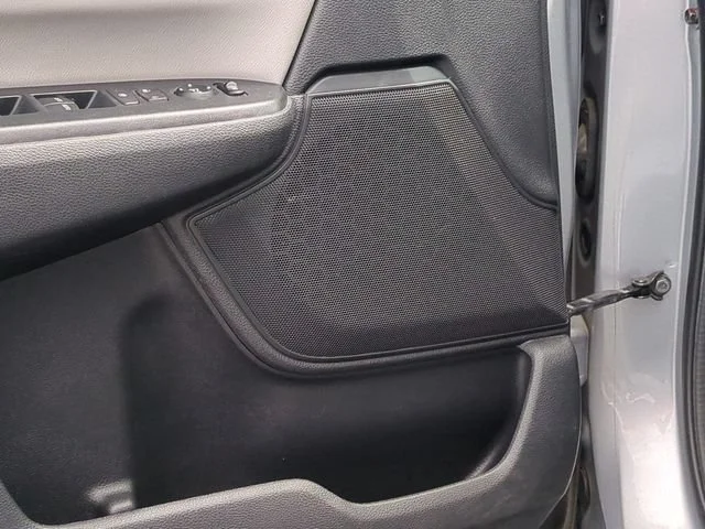 Used 2018 Silver Honda Touring image 27