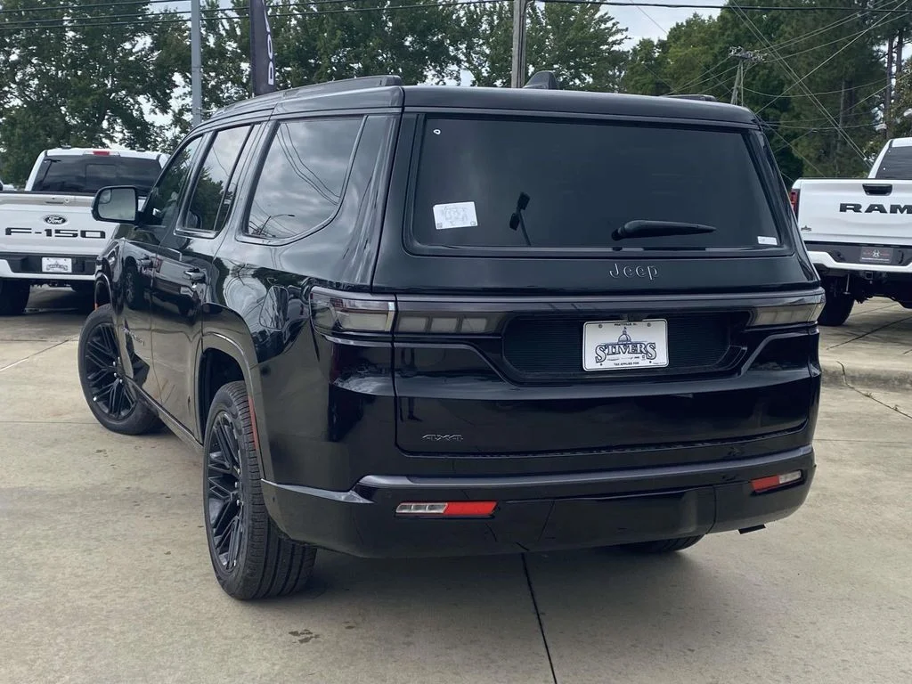 New 2026 High Gloss Black Exterior Paint Jeep Limited Reserve image 4