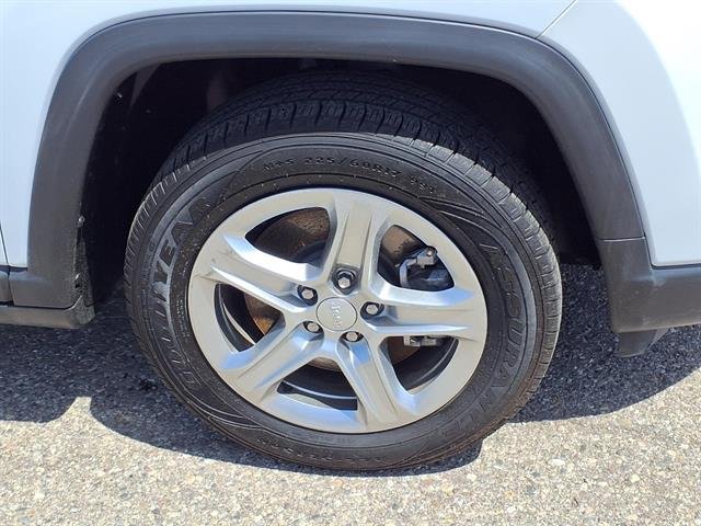 Certified Used 2024 Bright White Clear Coat Jeep Latitude image 26