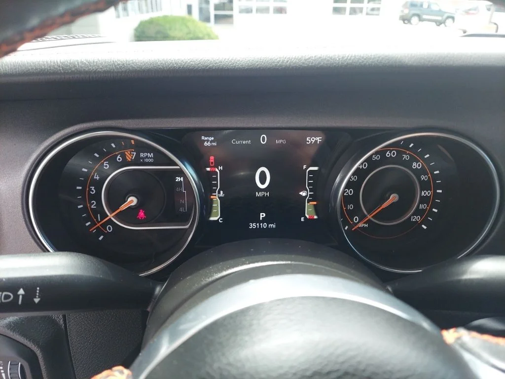 Used 2023 White Jeep Mojave image 15