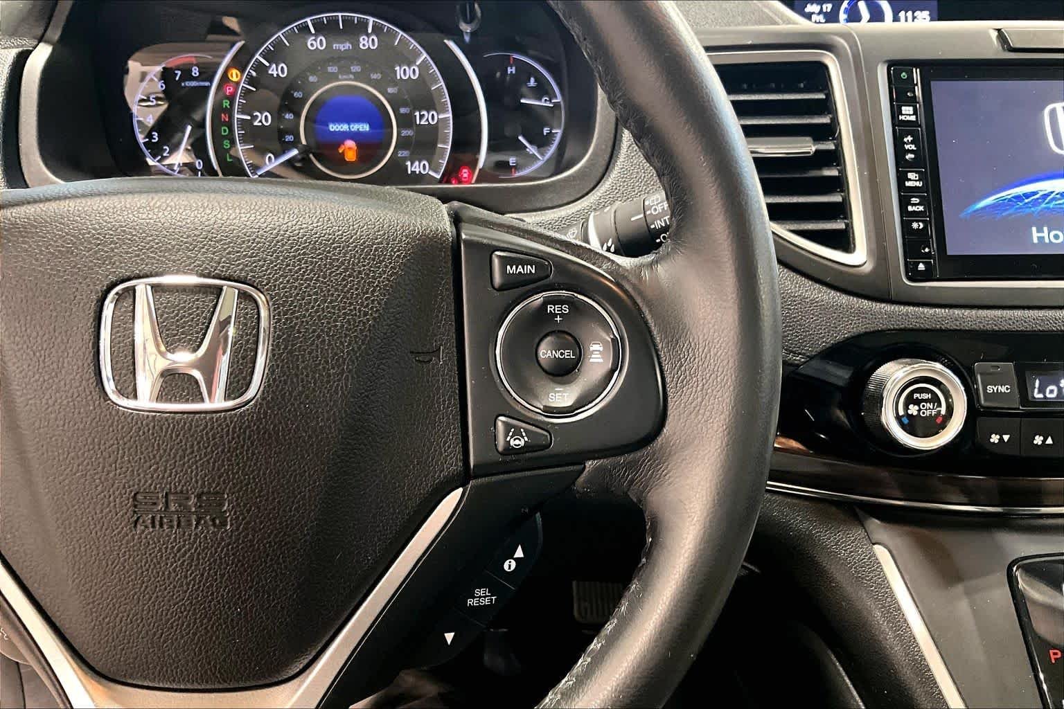 Used 2016 Alabaster Silver Metallic Honda Touring image 24