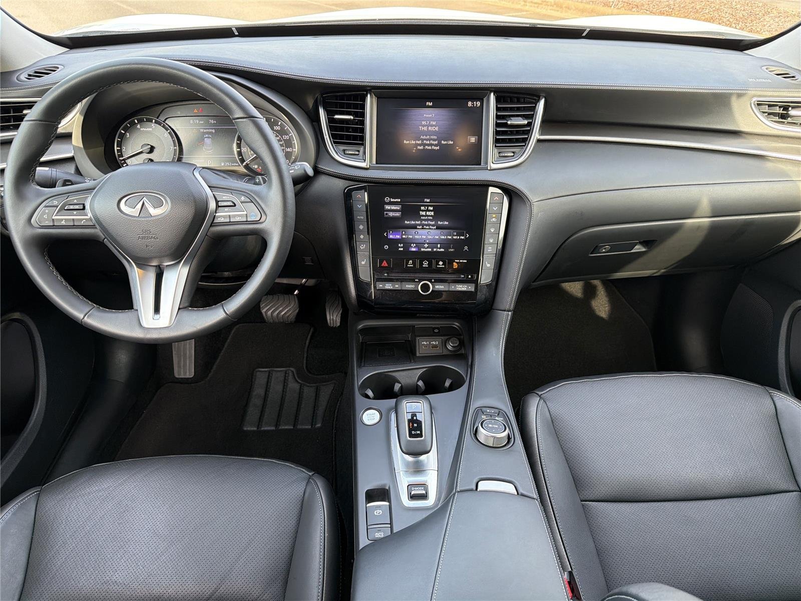 Certified Used 2024 Radiant White INFINITI LUXE image 2
