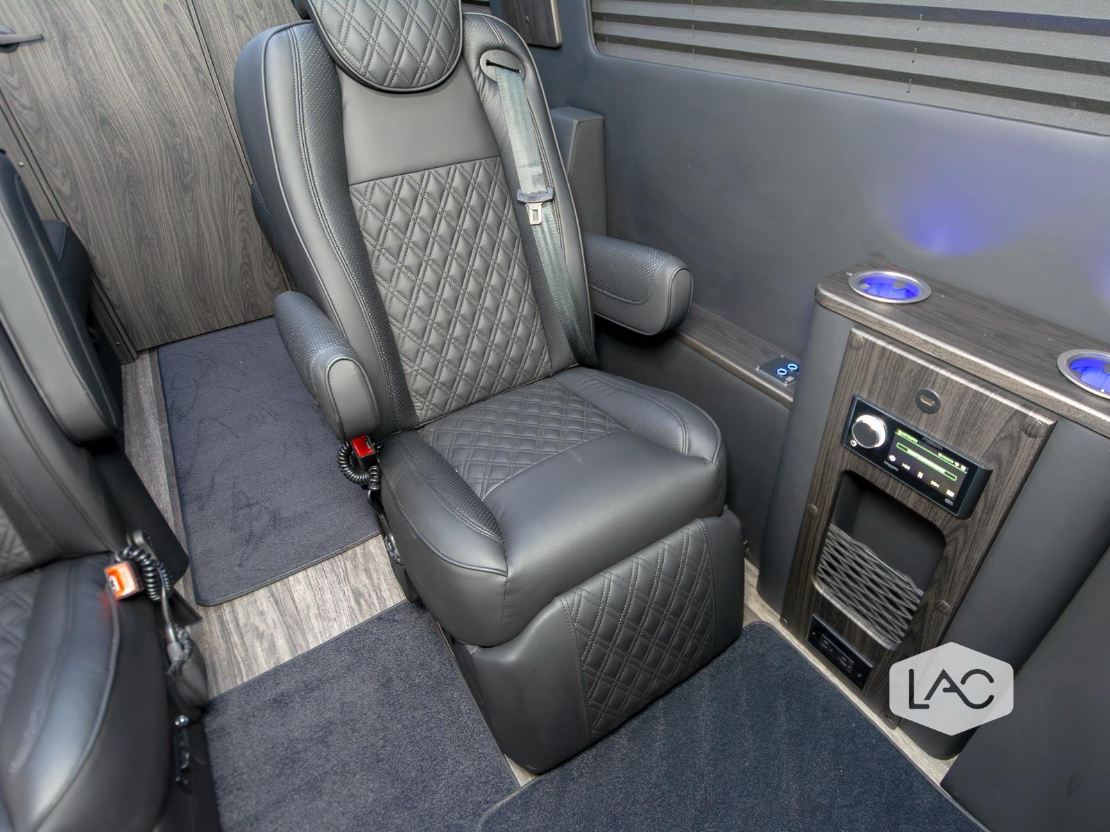 New 2026 BLACK OGV LUXURY COACH AWD 144 | ADV PKG 1.1 | PetSafe image 7