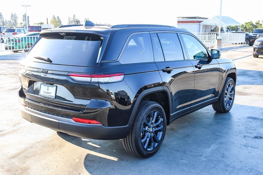 New 2026 Diamond Black Jeep 85th Anniversary Edition image 9