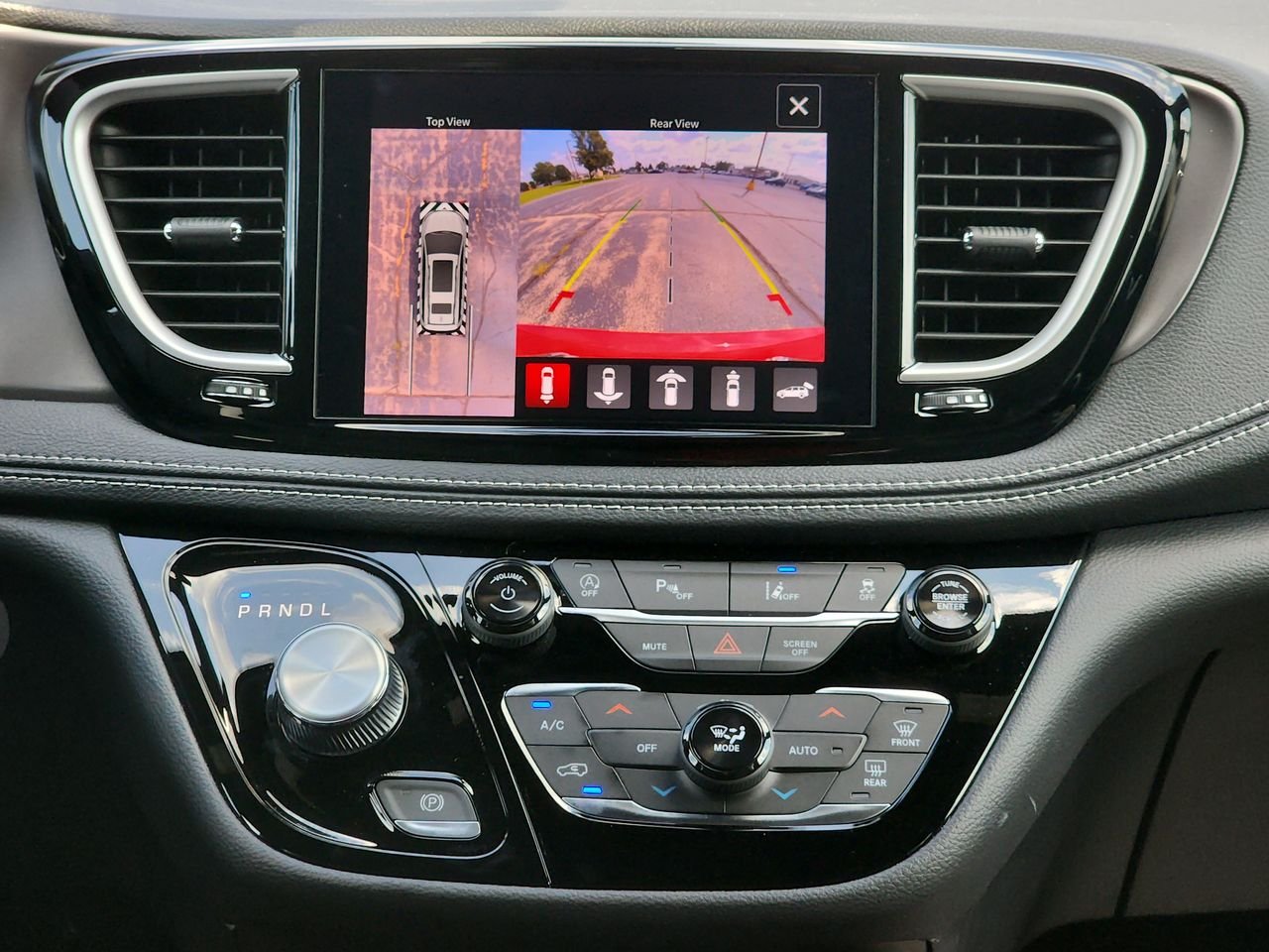 2026 Chrysler Pacifica Select - Photo 16