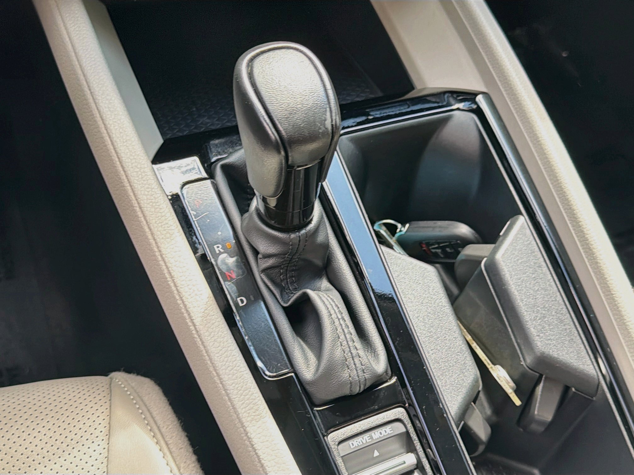 2024 Honda Accord Hybrid EX-L - Photo 15