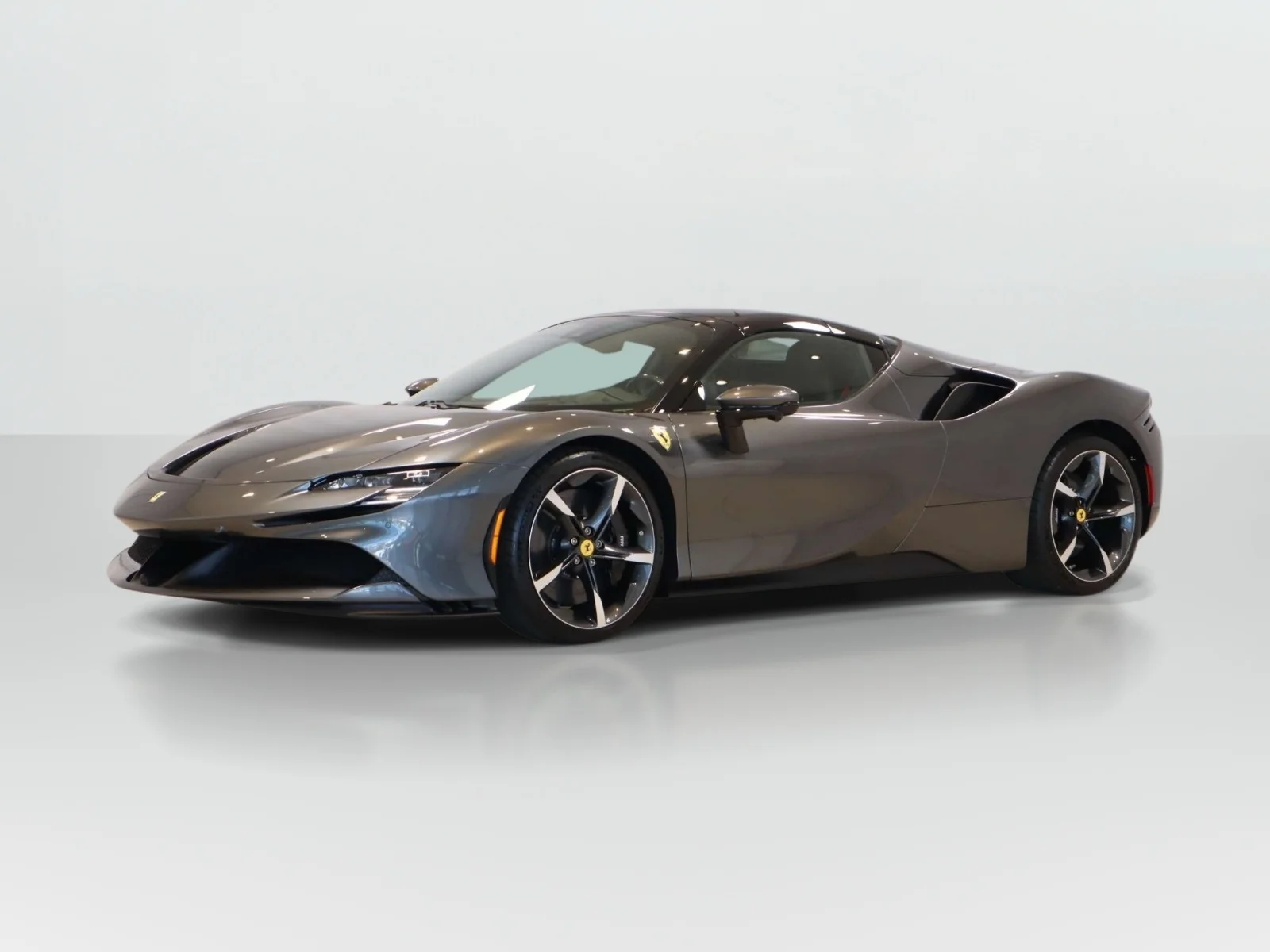 Used 2025 Grigio Silverstone Metallic Ferrari Convertible image 40