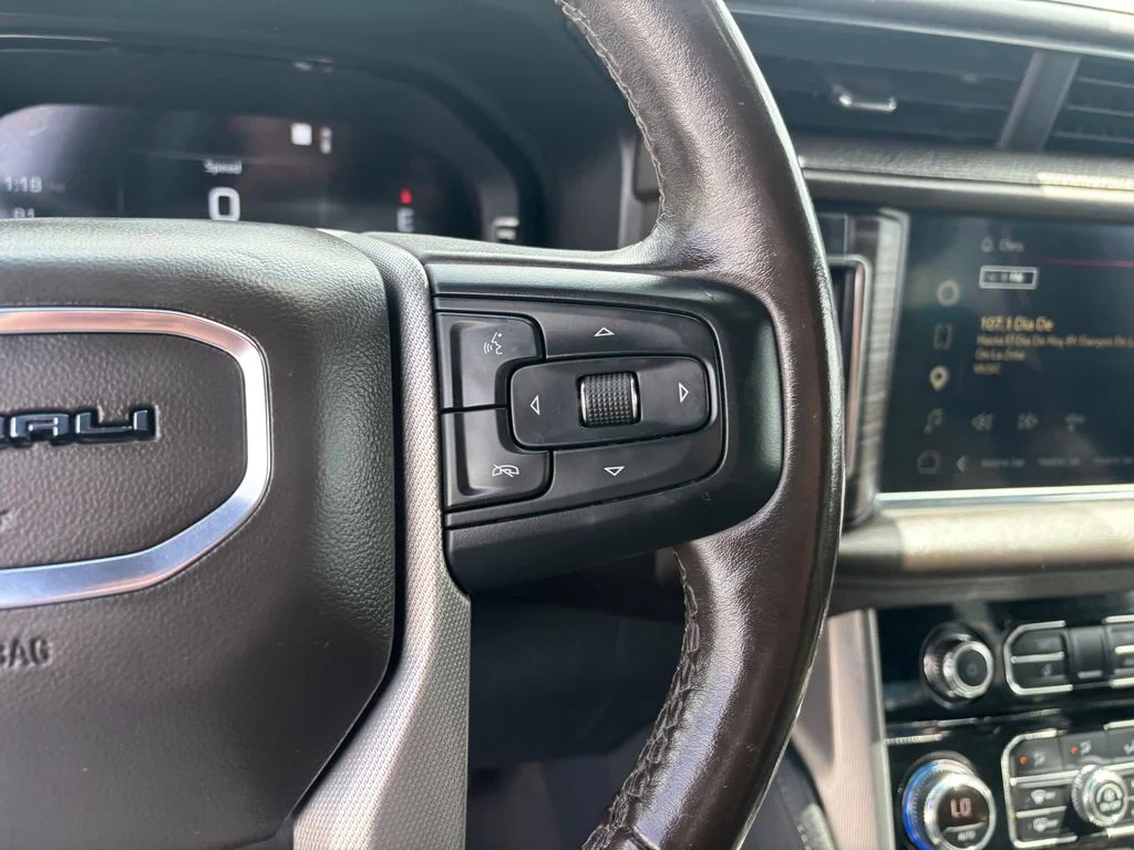 Used 2022 Green GMC Denali image 14