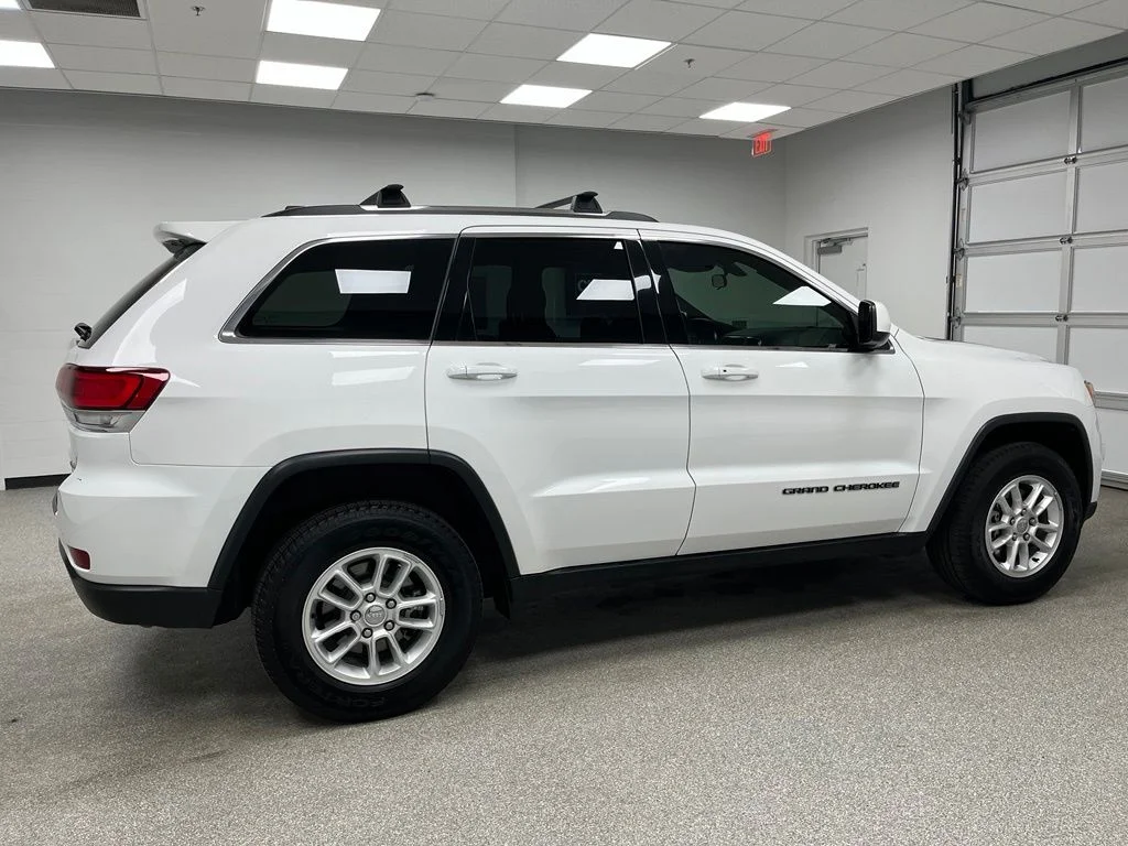 Used 2020 White Jeep Laredo E image 11