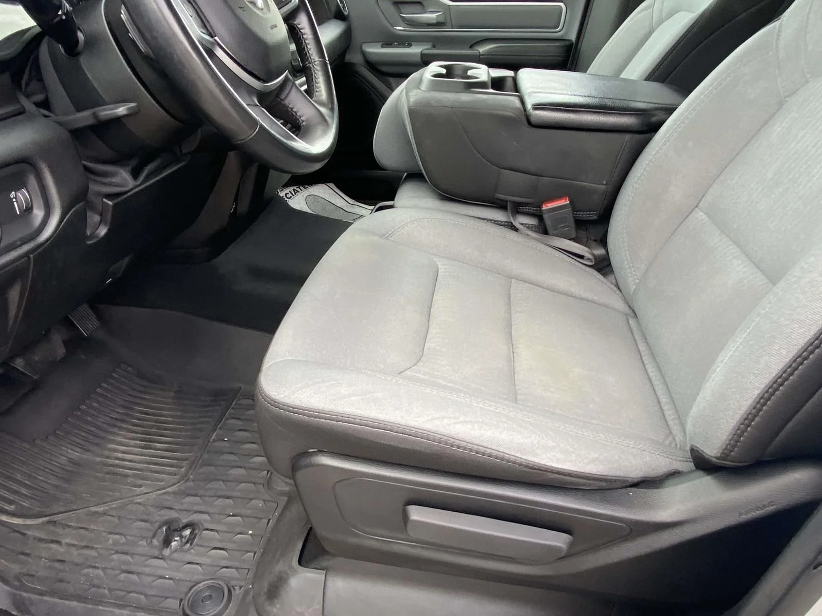 Used 2021 White Ram Big Horn/Lone Star image 13