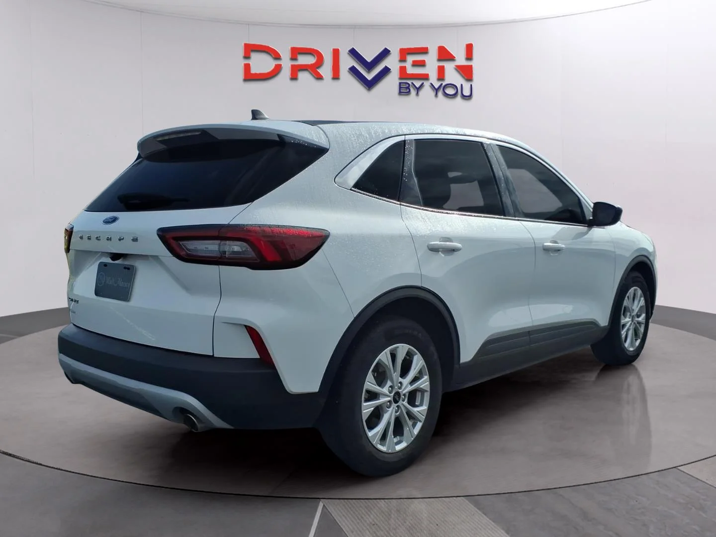Used 2023 Oxford White Ford Active image 5