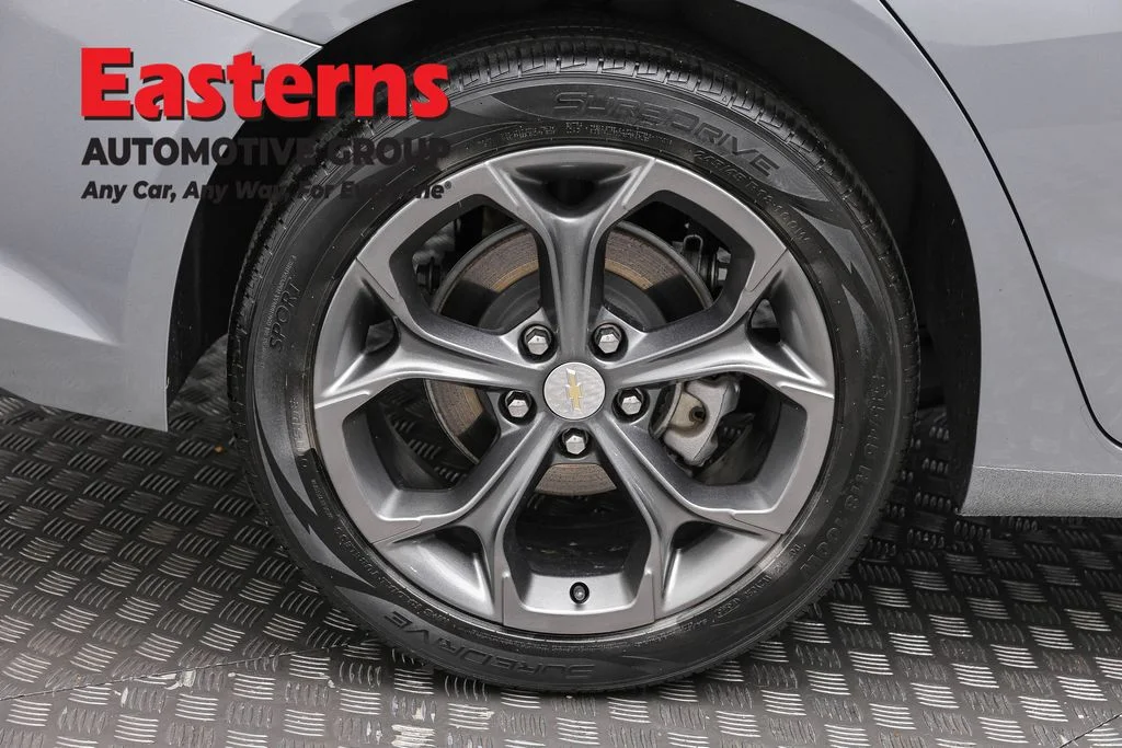 Used 2023 Gray Chevrolet LT image 30