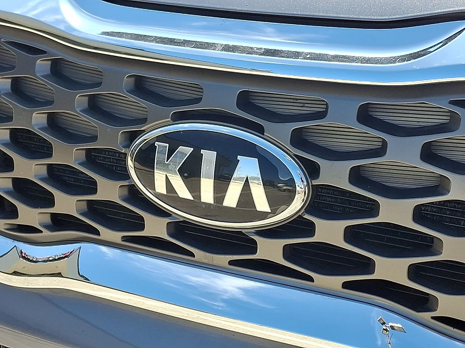 Used 2020 Silver Kia LX image 30