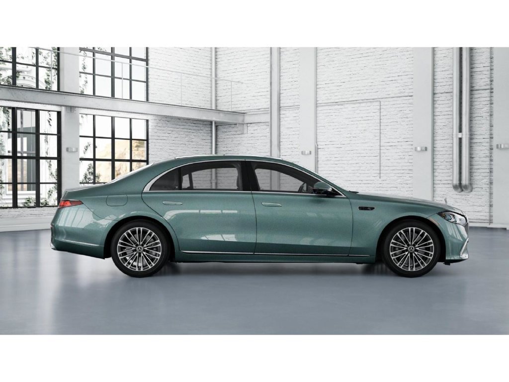 New 2027 Verde Silver Metallic Mercedes-Benz S 580 image 2