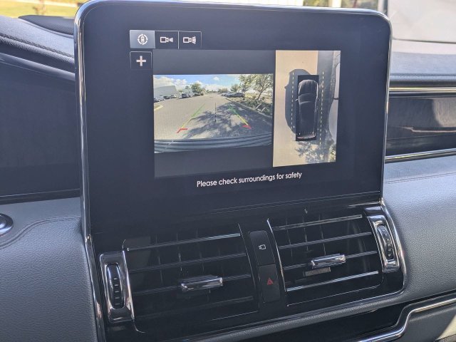 Used 2018 Black Lincoln Reserve image 22