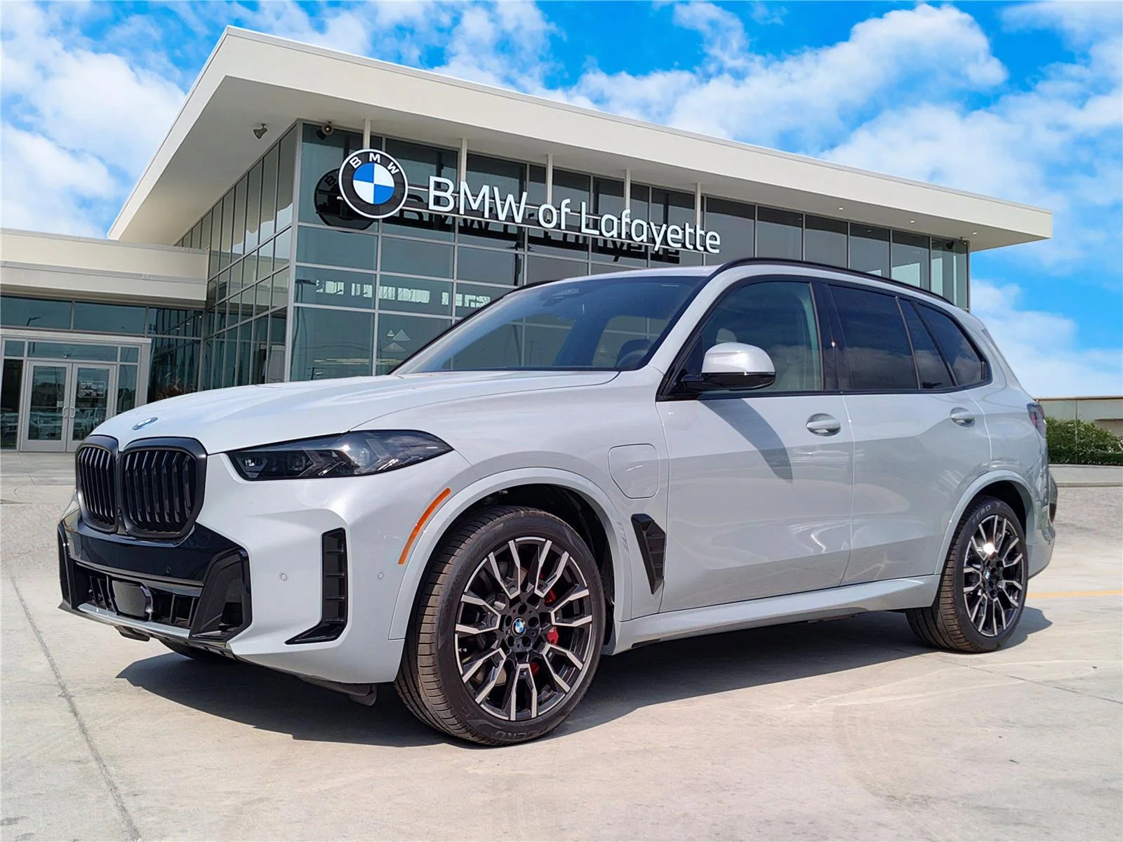 2026 BMW X5 xDrive50e's photo