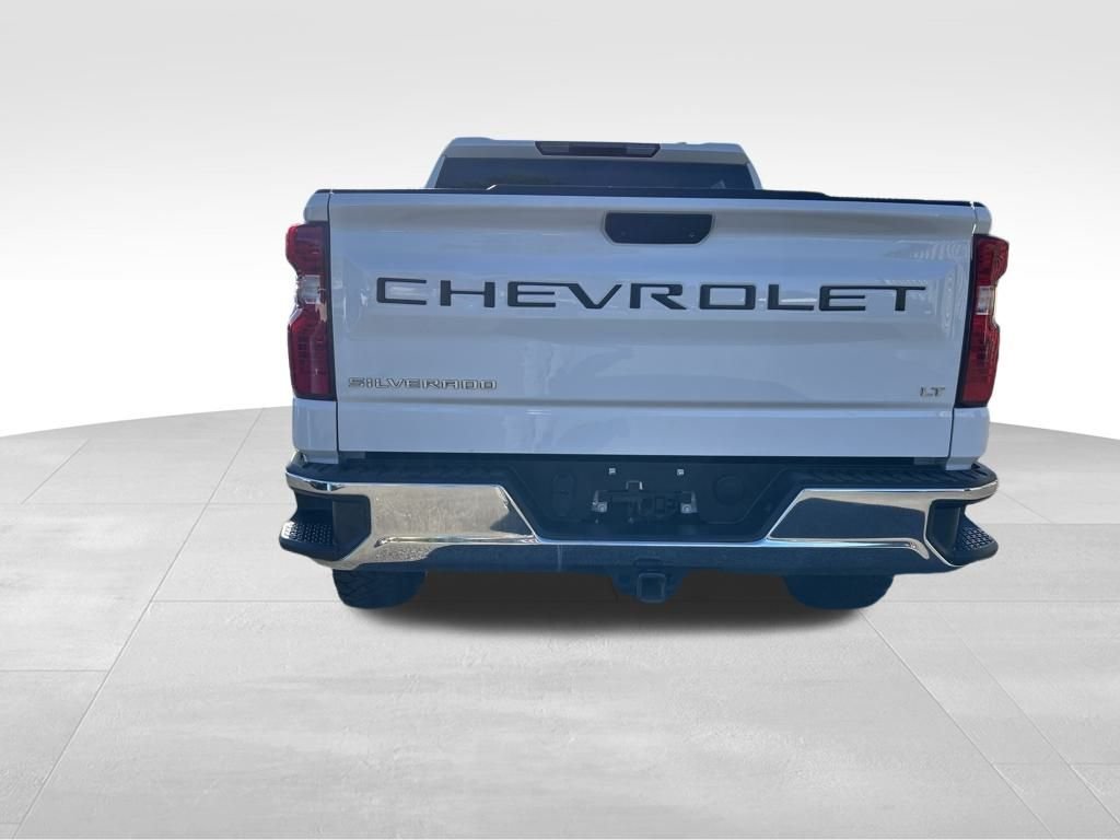 Used 2022 White Chevrolet LT image 5