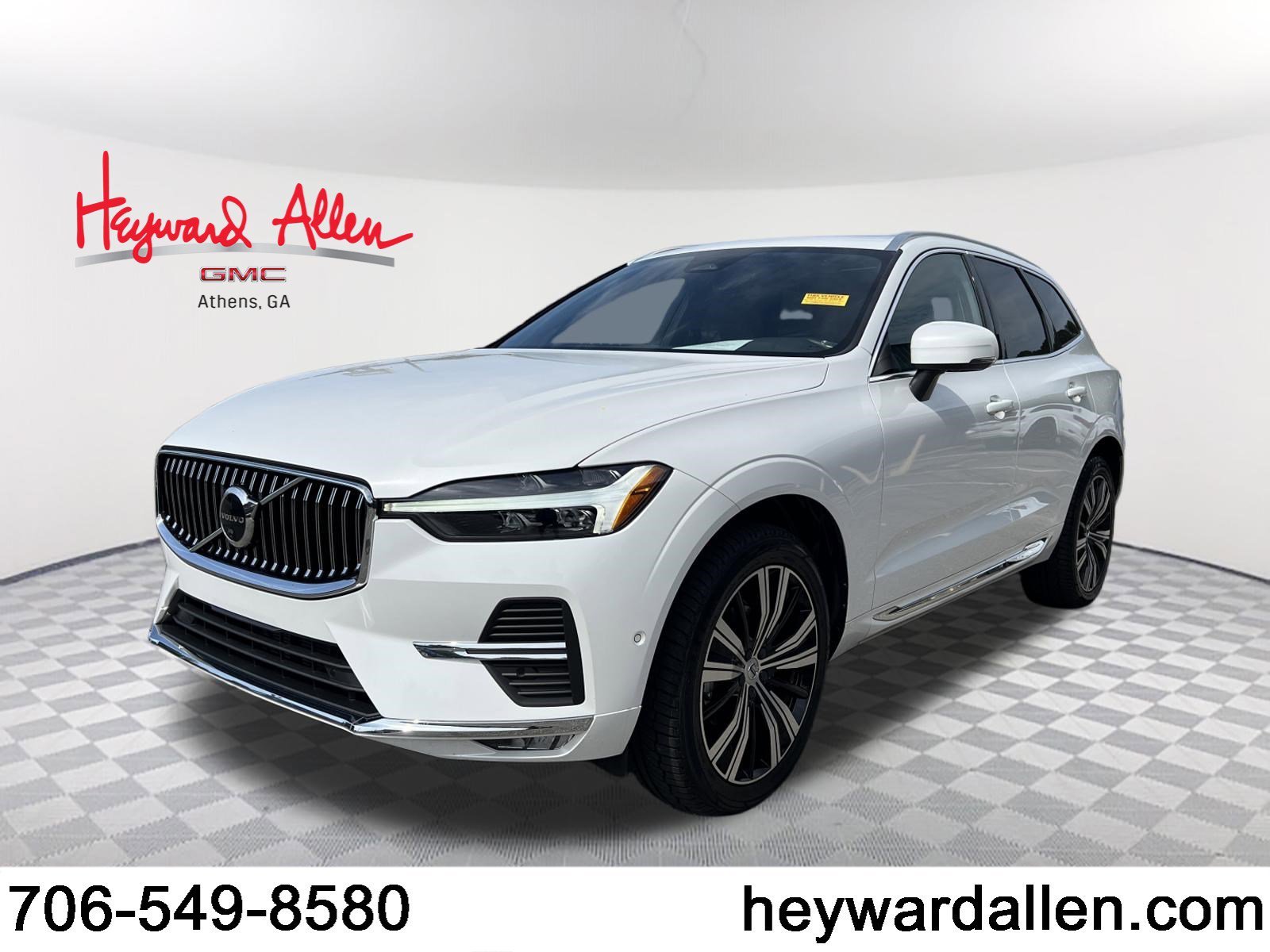 2023 Volvo XC60 B5 Plus Bright Theme AWD's photo