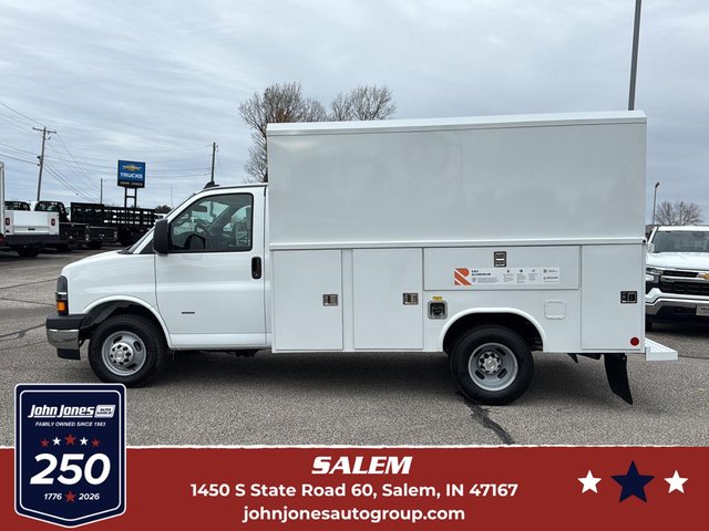 2025 Chevrolet Express Cutaway 3500 1WT