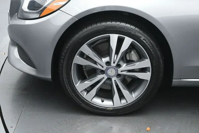 Used 2016 Silver Mercedes-Benz C 300 image 34