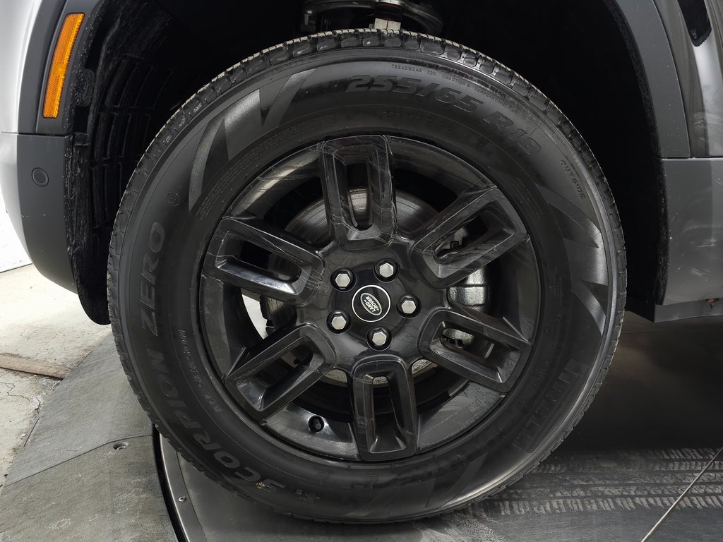 2025 LAND ROVER DEFENDER - Image 11