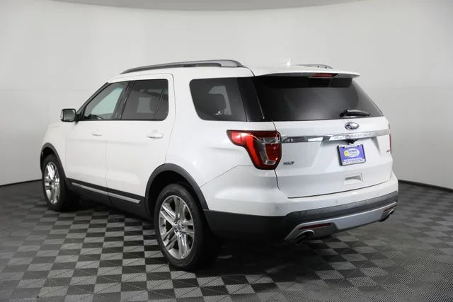 Used 2017 White Ford XLT image 29