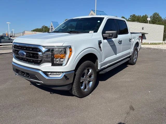 Used 2021 White Ford XLT image 3