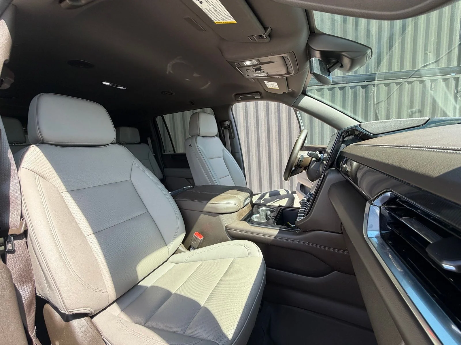 Used 2025 White GMC Elevation image 34